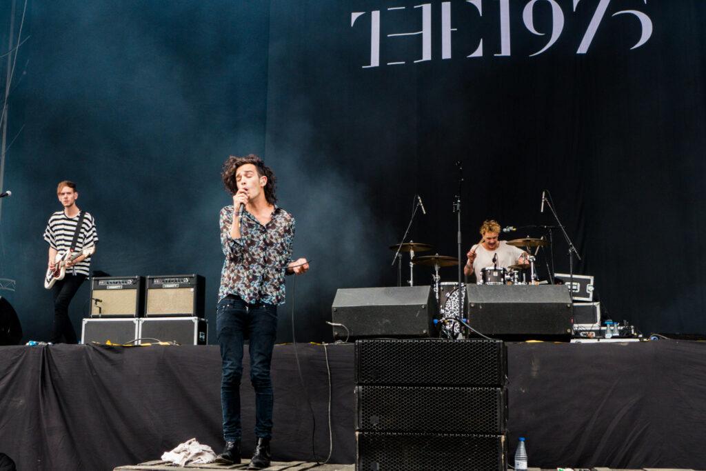 the-1975-s-concert-captivates-crowds-of-devoted-fans-daily-utah-chronicle