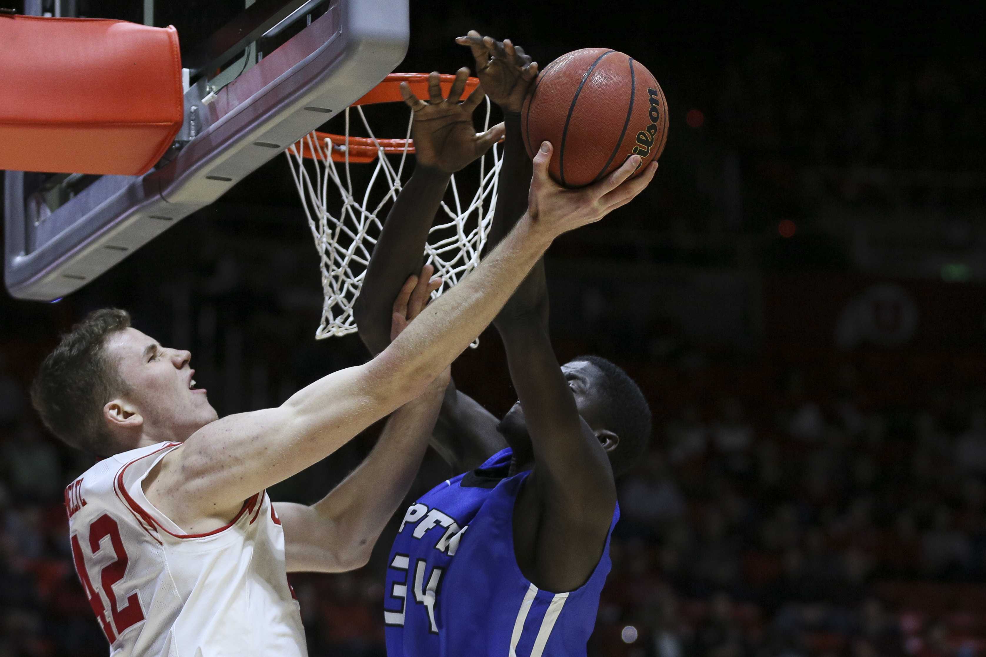 Utes in the NBA: Delon Wright and Jakob Poeltl help Raptors big in