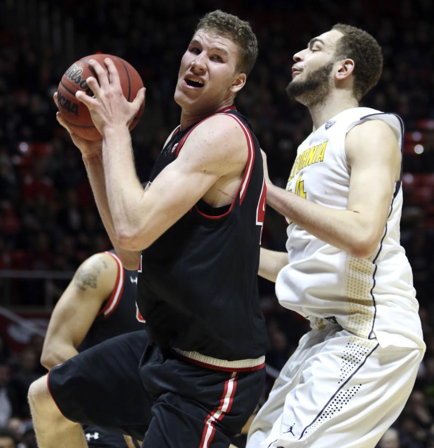Sophomore forward Jakob Poeltl, left, tries to go up for a shot as Cal Golden Bears center Kameron Rooks, right, defends in a Pac-12 regular season game at the Jon M. Huntsman Center, Wednesday, Jan. 27, 2016. Chris Samuels, Daily Utah Chronicle.