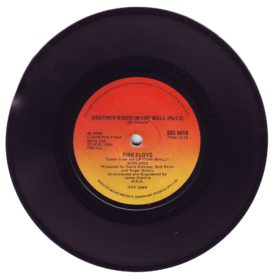 1024px-another_brick_in_the_wall_-_pink_floyd_-_vinyl