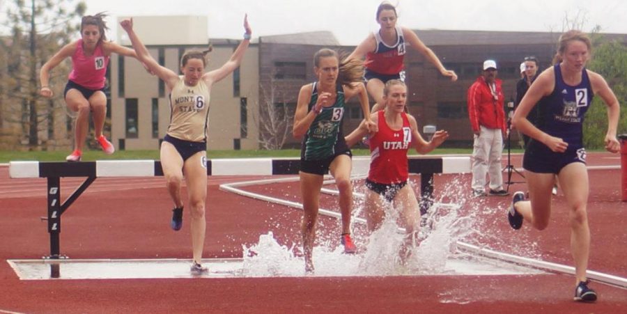Ute Jade Mulvey during the steeplechase the McCarthey Track and Field Center in Salt Lake City, Utah on Friday, Apr. 7, 2017. (Rishi Deka, Daily Utah Chronicle)