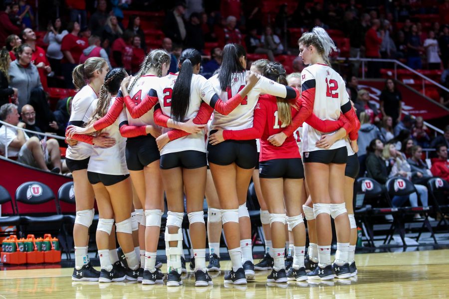 University of Utah Volleyball Team in the huddle in an NCAA Volleyball game vs. The Arizona Wildcats in Jon M. Huntsman Center in Salt Lake City, UT on Saturday, Nov. 18, 2017.

(Photo by Curtis Lin/ Daily Utah Chronicle)