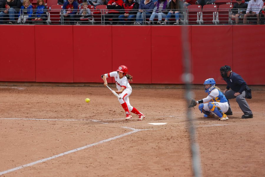 The+Utes+softball+team+defended+the+diamond+in+a+three+game+series+against+UCLA.+Sophomore+Alyssa+Barrera+lays+down+a+bunt+for+the+Utes.%0A%0A%28Photo+by%3A+Justin+Prather+%2F+Daily+Utah+Chronicle%29