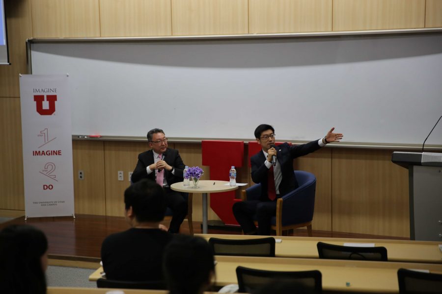Peter Pae, Seoul Bureau Chief for Bloomberg, and John Kim, a president of the UAC student government, present the special lecture on April 19, 2019 at the University of Utah Asia Campus. (Photo by Mitch Shin | The Daily Utah Chronicle)   
