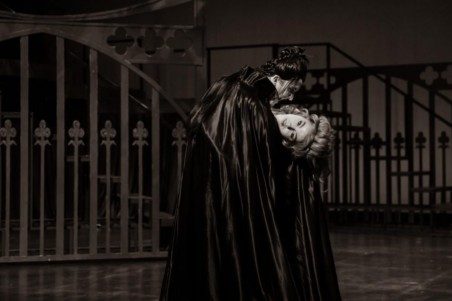 Count Dracula transforms Lucy into a Vampire. (Courtesy of the University of Utah Theatre Department.)