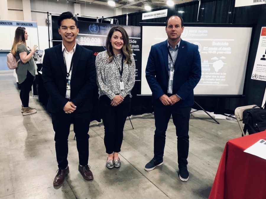 Alexander Au (left) stands with his mentors, mentors Dr. Sarah Mullowney (center) and Dr. Damian Borbolla (right). (Courtesy Alexander Au)