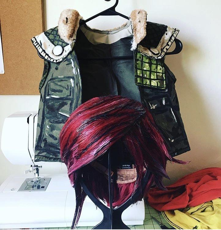 Sami%2C+from+Lamae+Cosplay%2C+crafted+her+favorite+video+game+character+Lilith+from+Borderlands.+%28Courtesy+of+Lamae+Cosplay%29