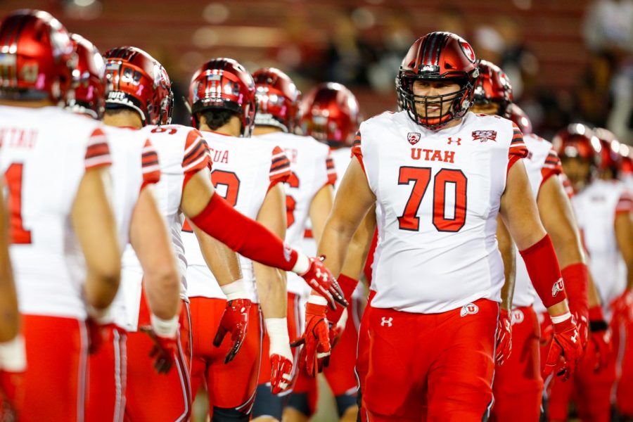 University+of+Utah+senior+offensive+lineman+Jackson+Barton+%2870%29+high+fives+teammates+prior+to+kickoff+during+an+NCAA+Football+game+vs.+Stanford+Cardinal+at+Stanford+Stadium+in+Palo+Alto%2C+CA+on+Saturday%2C+Oct.+6%2C+2018.%28Photo+by+Curtis+Lin+%7C+Daily+Utah+Chronicle%29
