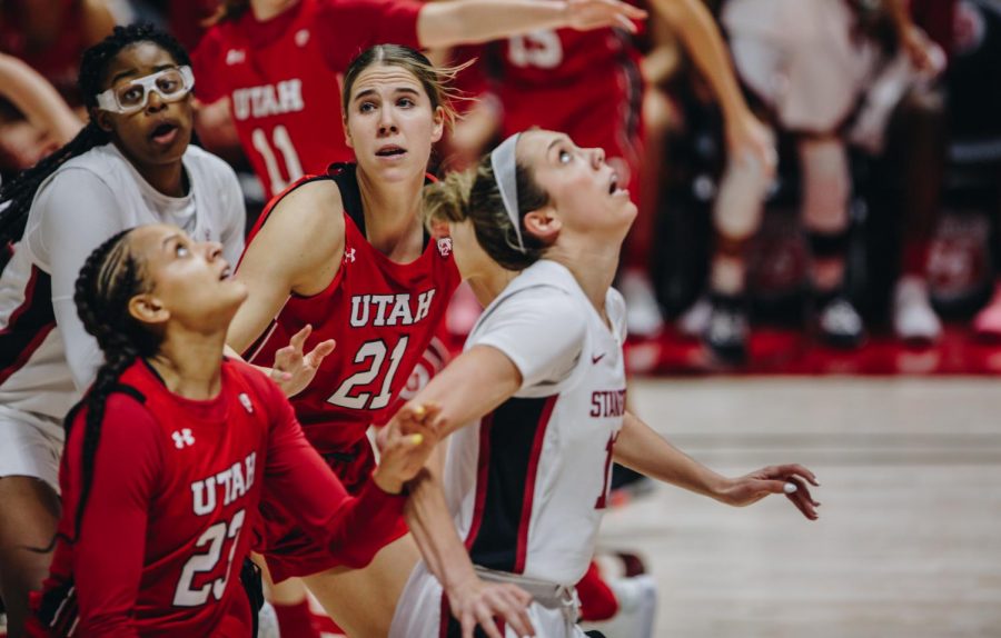 The+University+of+Utah+Womens+Basketball+team+plays+against+Stanford+University+in+the+Huntsman+Center%2C+University+of+Utah+Campus%2C+Salt+Lake+City%2C+UT+on+Friday%2C+Feb.+14.+%28Photo+by+Mark+Draper+%7C+The+Daily+Utah+Chronicle%29