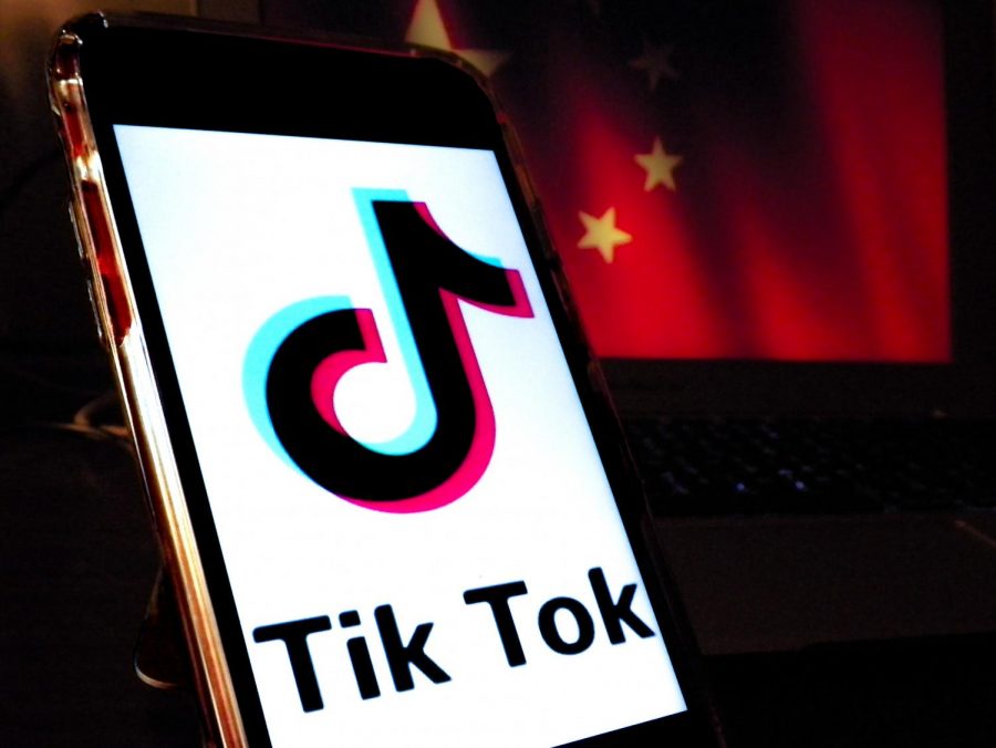 TikTok+and+other+Chines+apps+can+pose+privacy+threats+to+American+users.+%28Photo+by+Hailey+Danielson+%7C+The+Daily+Utah+Chronicle%29