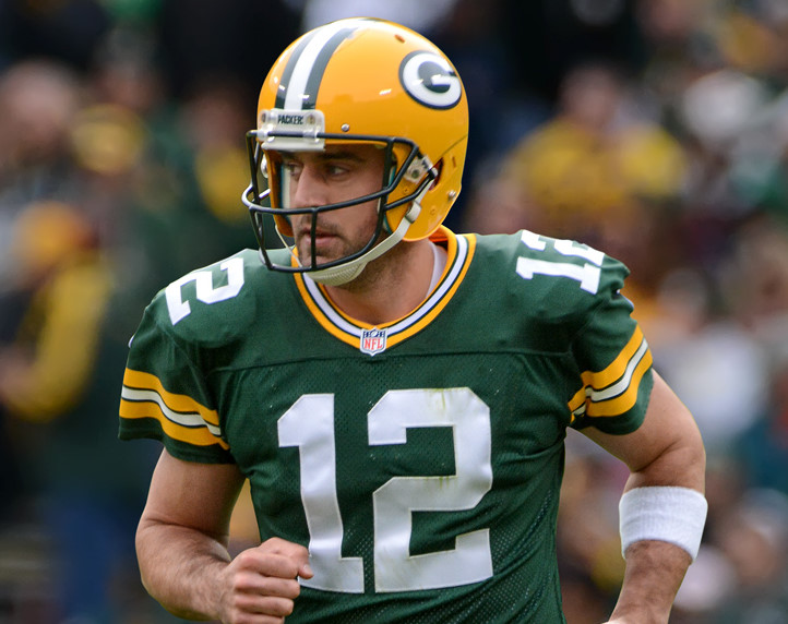 Green+Bay+Packers+quarterback%2C+Aaron+Rodgers%2C+playing+against+the+Carolina+Panthers+on+October+19%2C+2014.+%28Image+via+Wikimedia+Commons%29