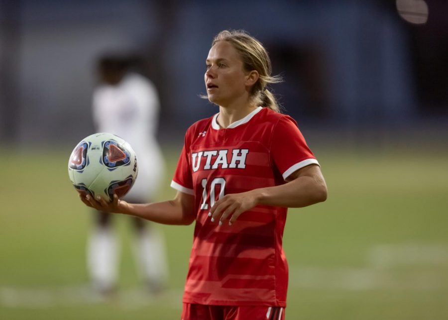 University of Utahs Haley Farrar (R-Jr. midfielder, #10) during the game against the ASU Sun Devils on Apr 9, 2021 at Ute field on campus. (Photo by Jack Gambassi | The Daily Utah Chronicle)