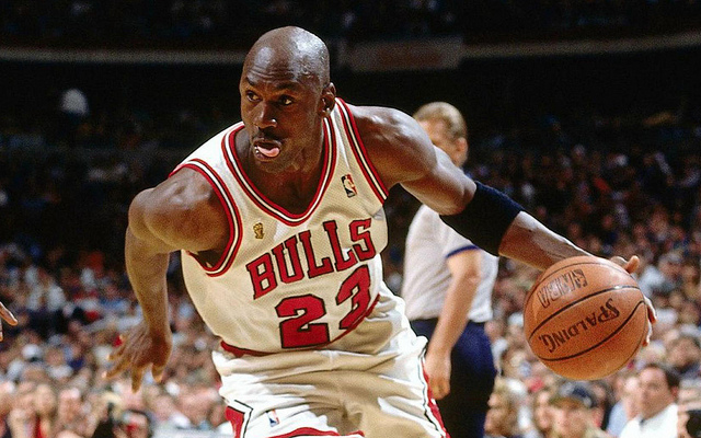 te ledsage Lavet af Who is the GOAT: Michael Jordan or LeBron James? - The Daily Utah Chronicle