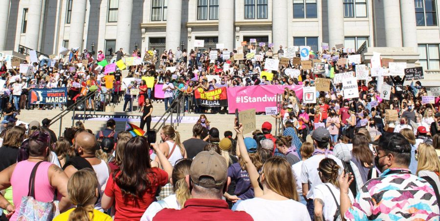 Protestors for reproductive justice gather at the Utah State Capitol building for the 2021 Womens March (Photo by Brooklyn Critchley | The Daily Utah Chronicle) 