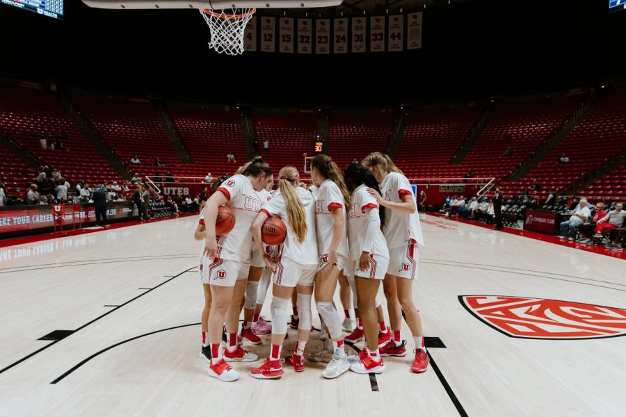 Pep talk from team captains to prepare the Utah Utes womens basketball team to take on Lipscomb University at the Huntsman Center in Salt Lake City, Nov. 10, 2021. (Photo by Rachel Rydalch | The Daily Utah Chronicle)
