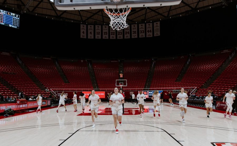 Utah Utes Womens basketball team warm ups before taking on Lipscomb University at the Huntsman Center in Salt Lake City, November 10, 2021. (Photo by Rachel Rydalch | The Daily Utah Chronicle)
