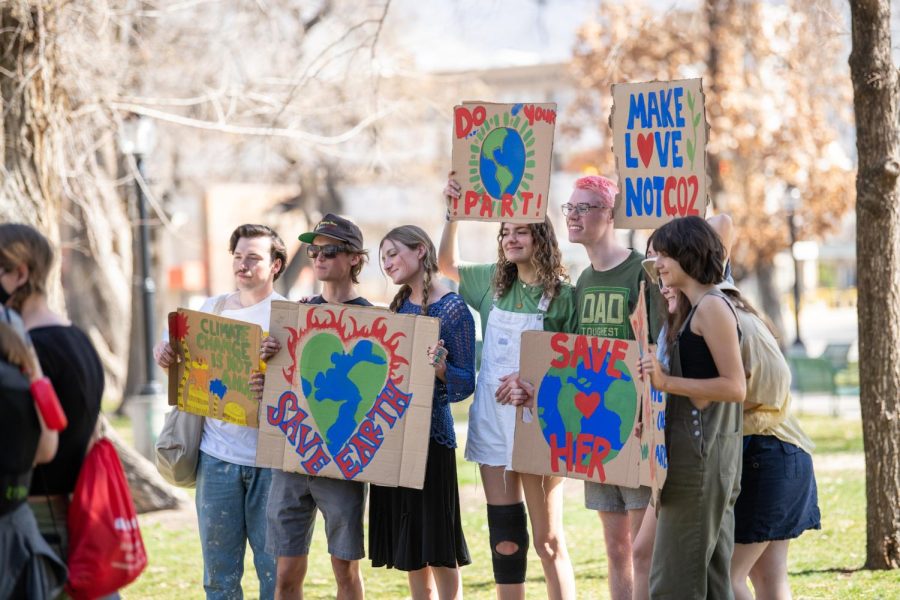 A+group+of+high+school+students+participate+in+the+Climate+Strike+at+Washington+Square+Park+in+Salt+Lake+City+on+March+25%2C+2022.+%28Photo+by+Jonathan+Wang+%7C+The+Daily+Utah+Chronicle%29