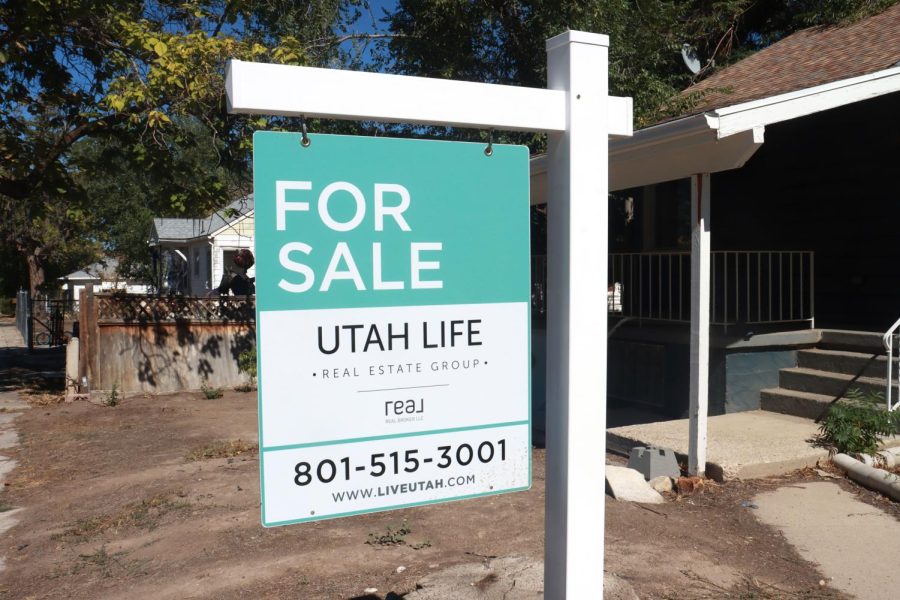 A+for+sale+sign+posted+in+front+of+a+residence+in+Magna%2C+Utah+with+contact+information+and+a+website+for+the+realtor+on+Sept.+24%2C+2022.+%28Photo+by+Sarah+Karr+%7C+The+Daily+Utah+Chronicle%29