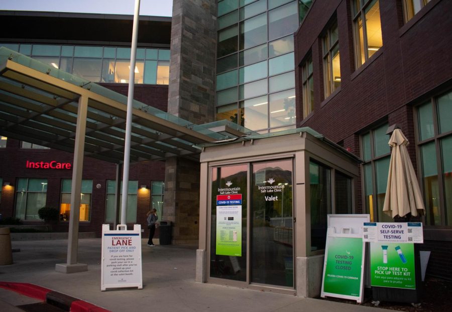 COVID-19 self-serve testing site outside of the Intermountain Healthcare Clinic in Salt Lake City on Oct. 4, 2022. (Photo by Andrea Oltra | The Daily Utah Chronicle)