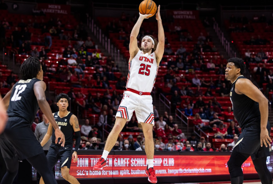 The University of Utah Utes Mens Basketball teams guard Rollie Worster plays against Colorado Buffaloes at the Jon M. Huntsman Center in Salt Lake City, Utah on Saturday March 5th, 2022. (Photo by Xiangyao Axe Tang | The Daily Utah Chronicle)
