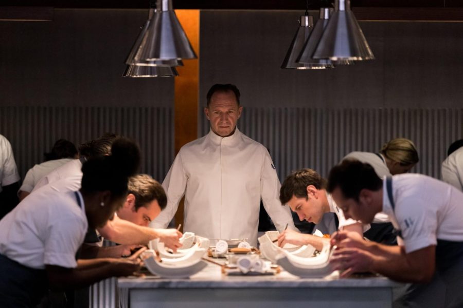 Chef Slowik oversees his sous-chefs (Courtesy of https://press.searchlightpictures.com/the-menu/)