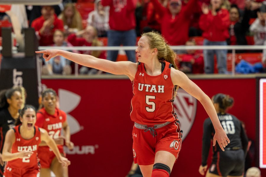 Gianna Kneepkens (#5, So.) of the University of Utah women's basketball team during the game versus No. 3 Stanford Cardinal at the Jon M. Huntsman Center in Salt Lake City on Saturday, Feb. 25, 2023. (Photo by Jack Gambassi | The Daily Utah Chronicle)