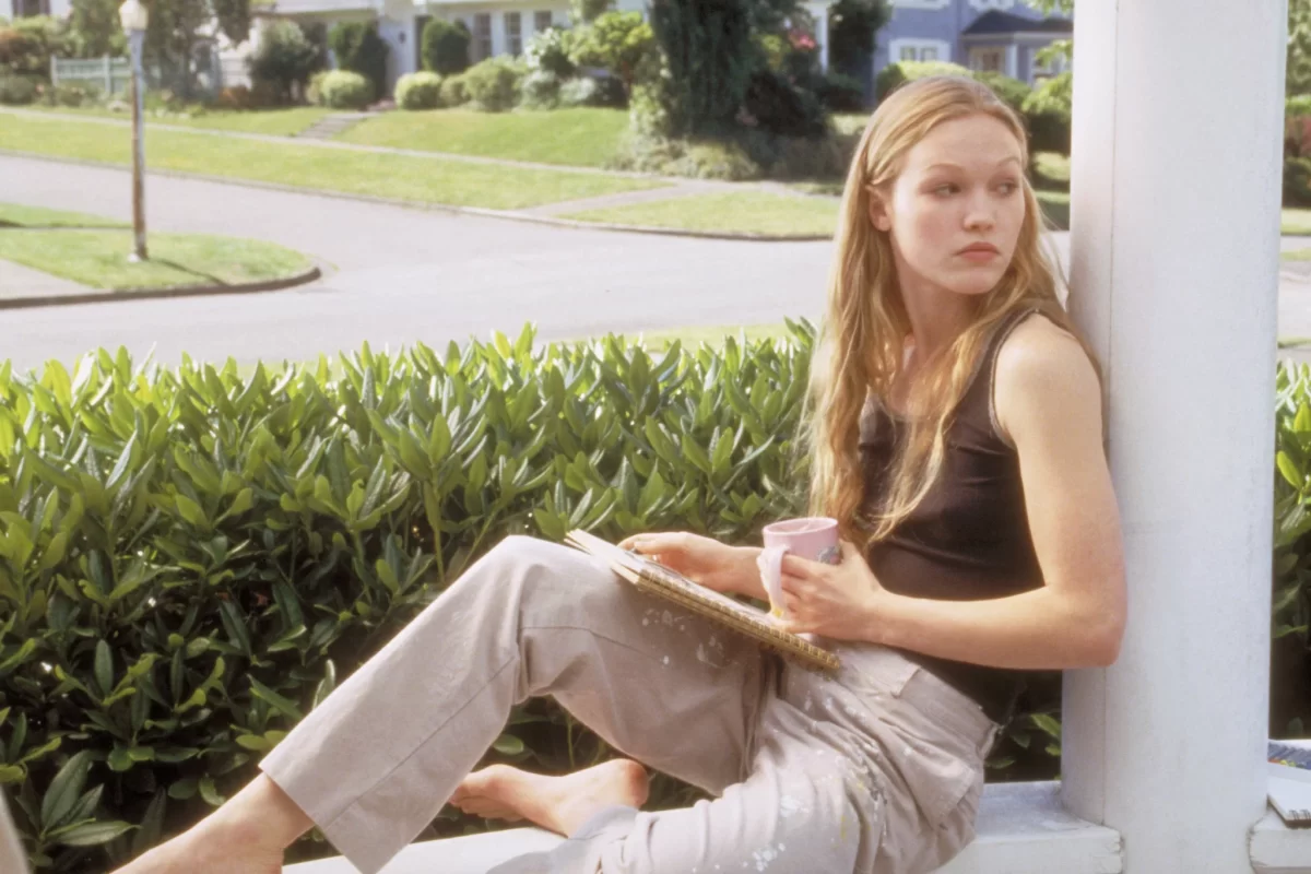 Julia Stiles in 10 Things I Hate About You (Courtesy of Touchstone Pictures)