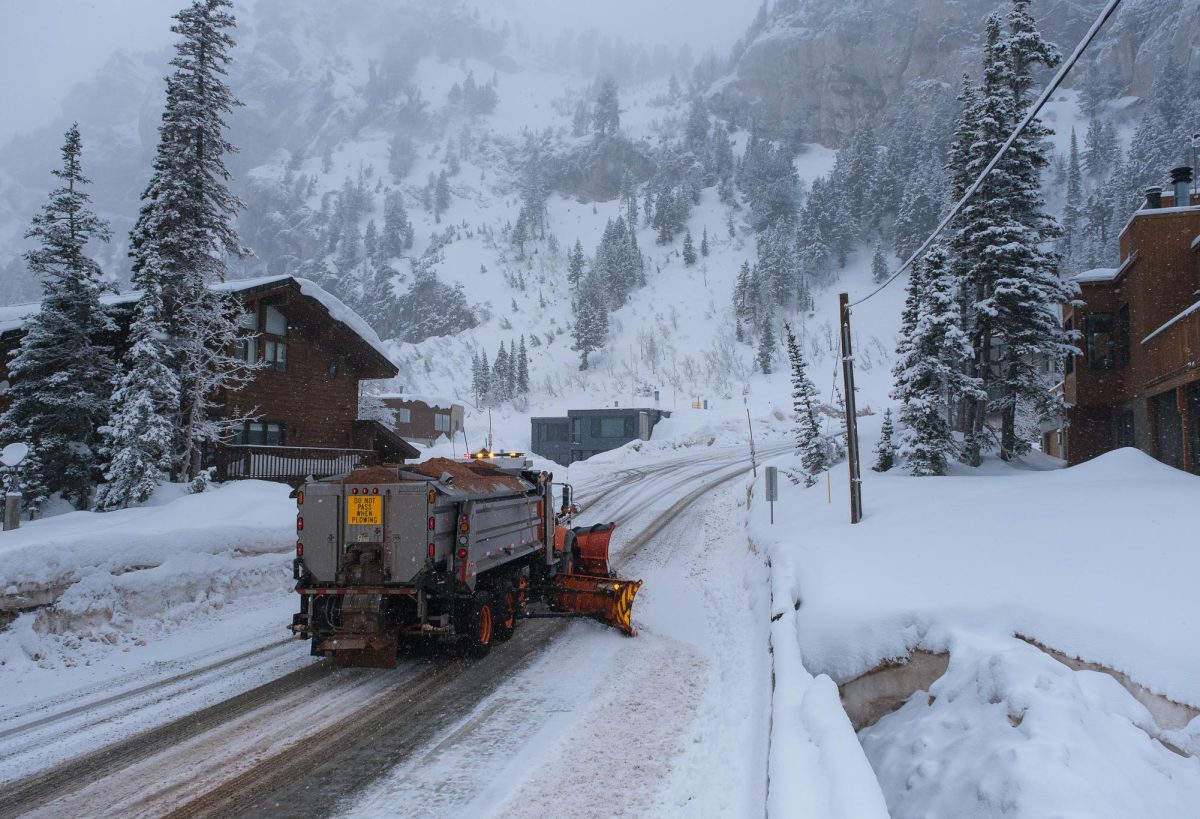 A+UDOT+snowplow%2C+operated+by+Dyllan+Rich%2C+plows+the+snow+and+spreads+salt+on+the+road+at+Alta%2C+Utah+on+Feb.+2%2C+2024.+%28Photo+by+Marco+Lozzi+%7C+The+Daily+Utah+Chronicle%29