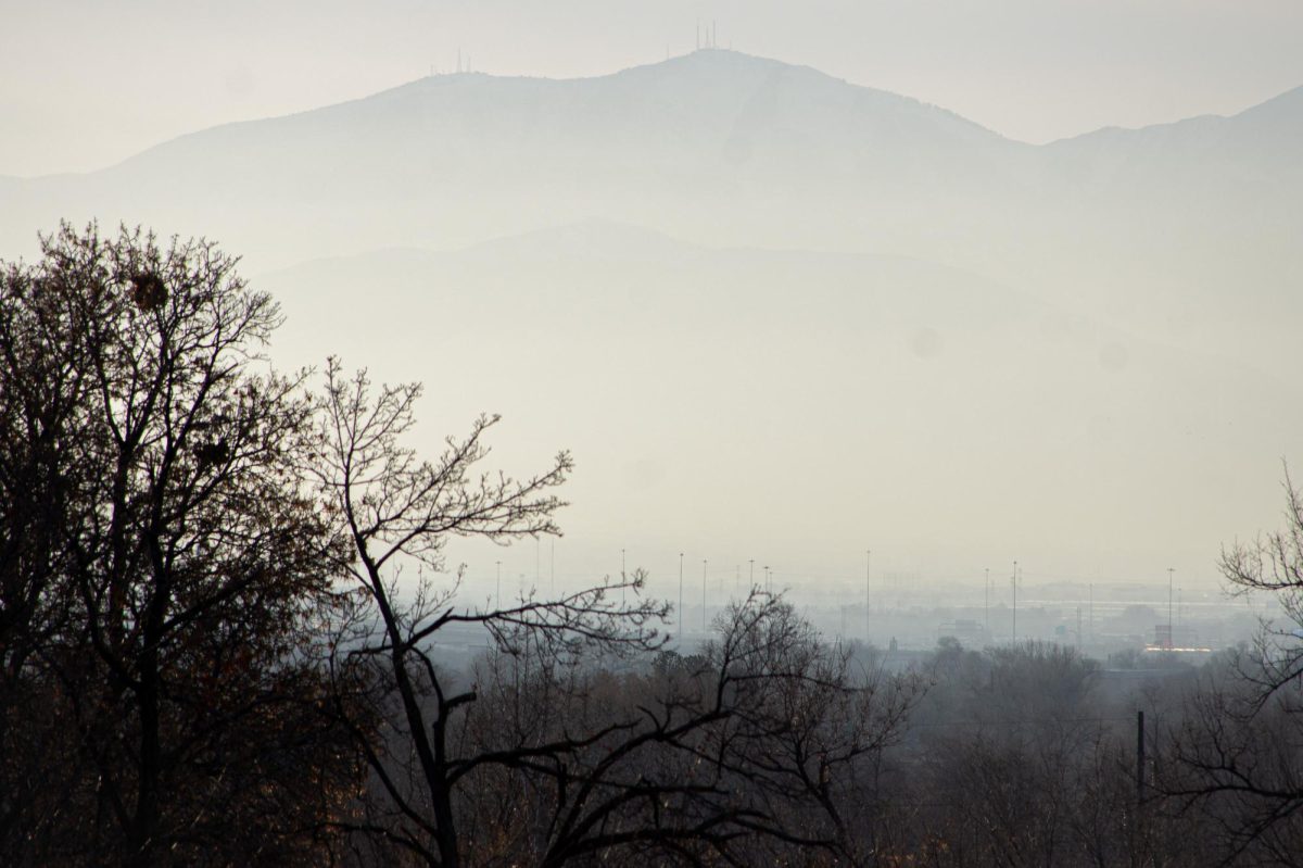 Inversion gathers in the Salt Lake Valley on Wednesday, Jan. 22, 2026. (Photo by Kristina Walker | The Daily Utah Chronicle) 