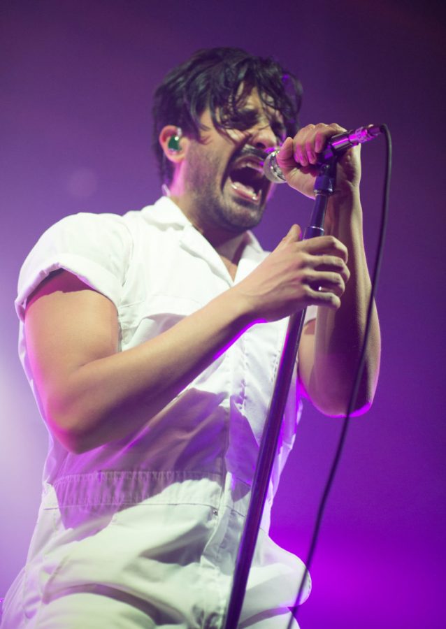 Young the Giant Brings Up Immigration in Exciting Show (review)
